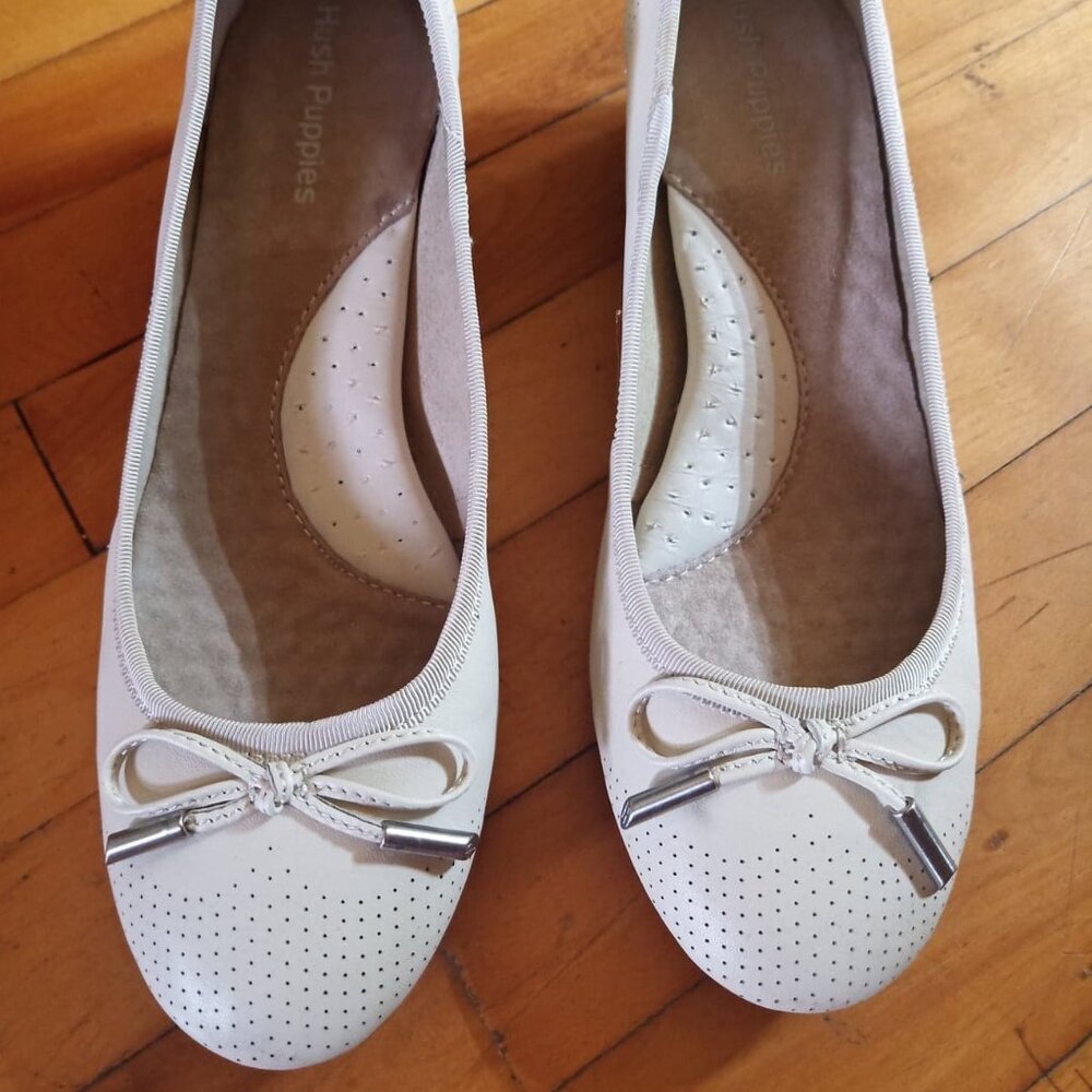 Hush Puppies Off White Leather Wedge,  Size US 8M